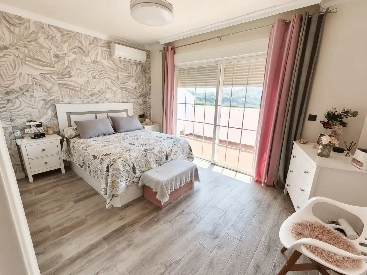 Habitación de Casa adosada en venta en Almuñécar con Aire acondicionado, Terraza y Balcón
