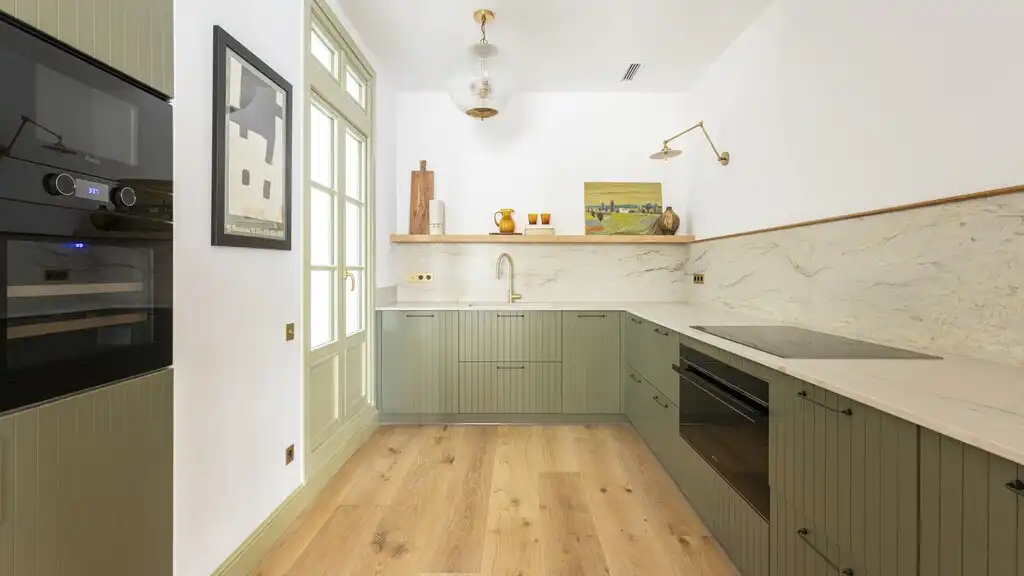 Cocina de Apartamento en venta en Barcelona con Aire acondicionado, Jardín privado y Parquet