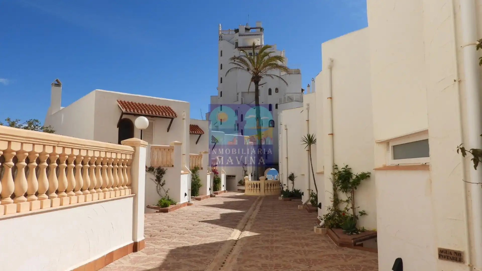 Außenansicht von Einfamilien-Reihenhaus zum Verkauf in La Manga del Mar Menor mit Heizung, Privatgarten und Terrasse