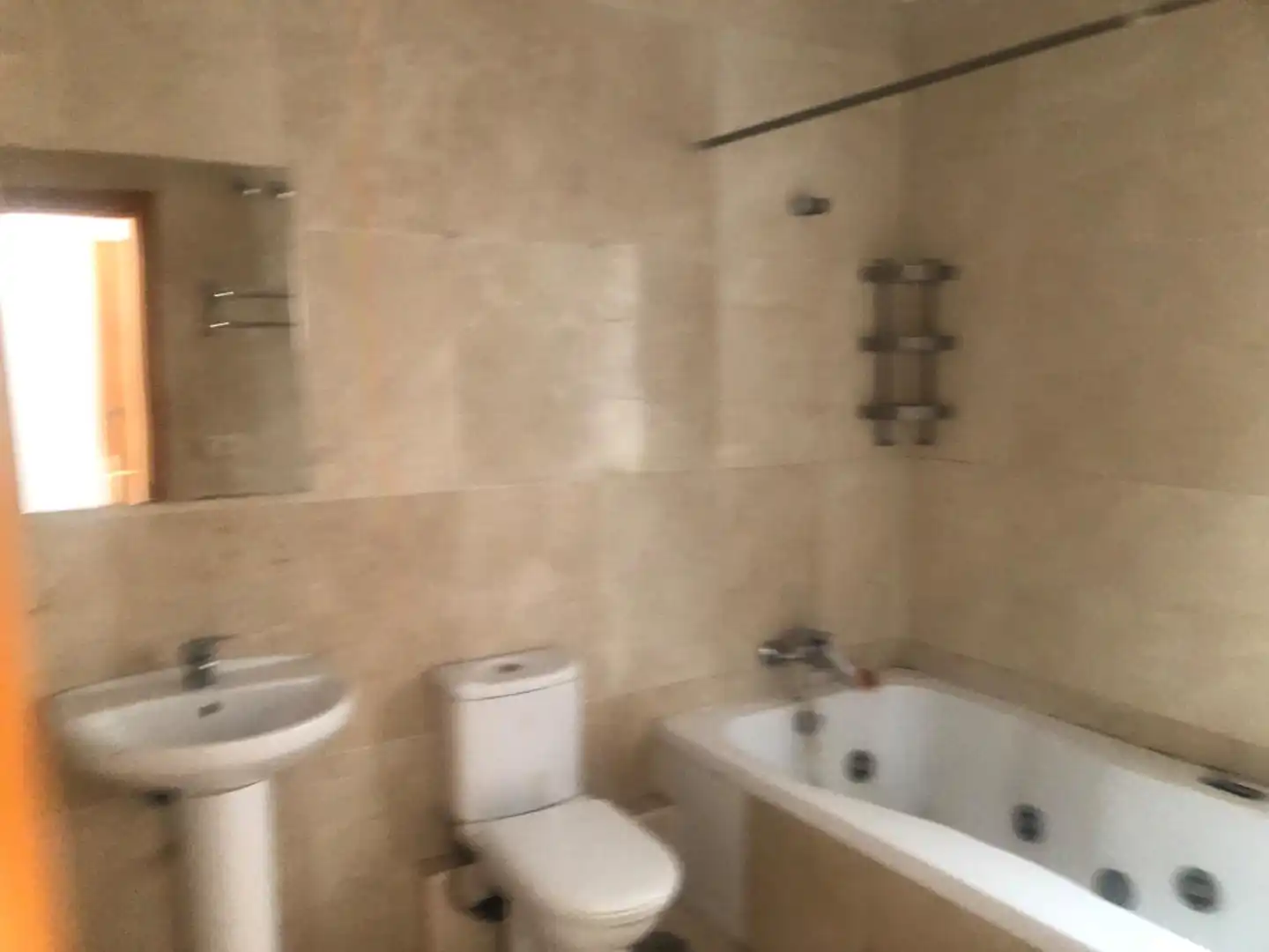 Baño de Casa adosada en venta en Mijas con Aire acondicionado, Calefacción y Jardín privado