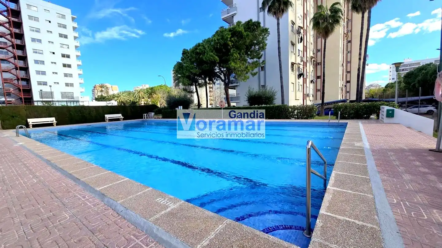 Piscina de Apartamento de alquiler en Gandia con Aire acondicionado, Calefacción y Piscina comunitaria