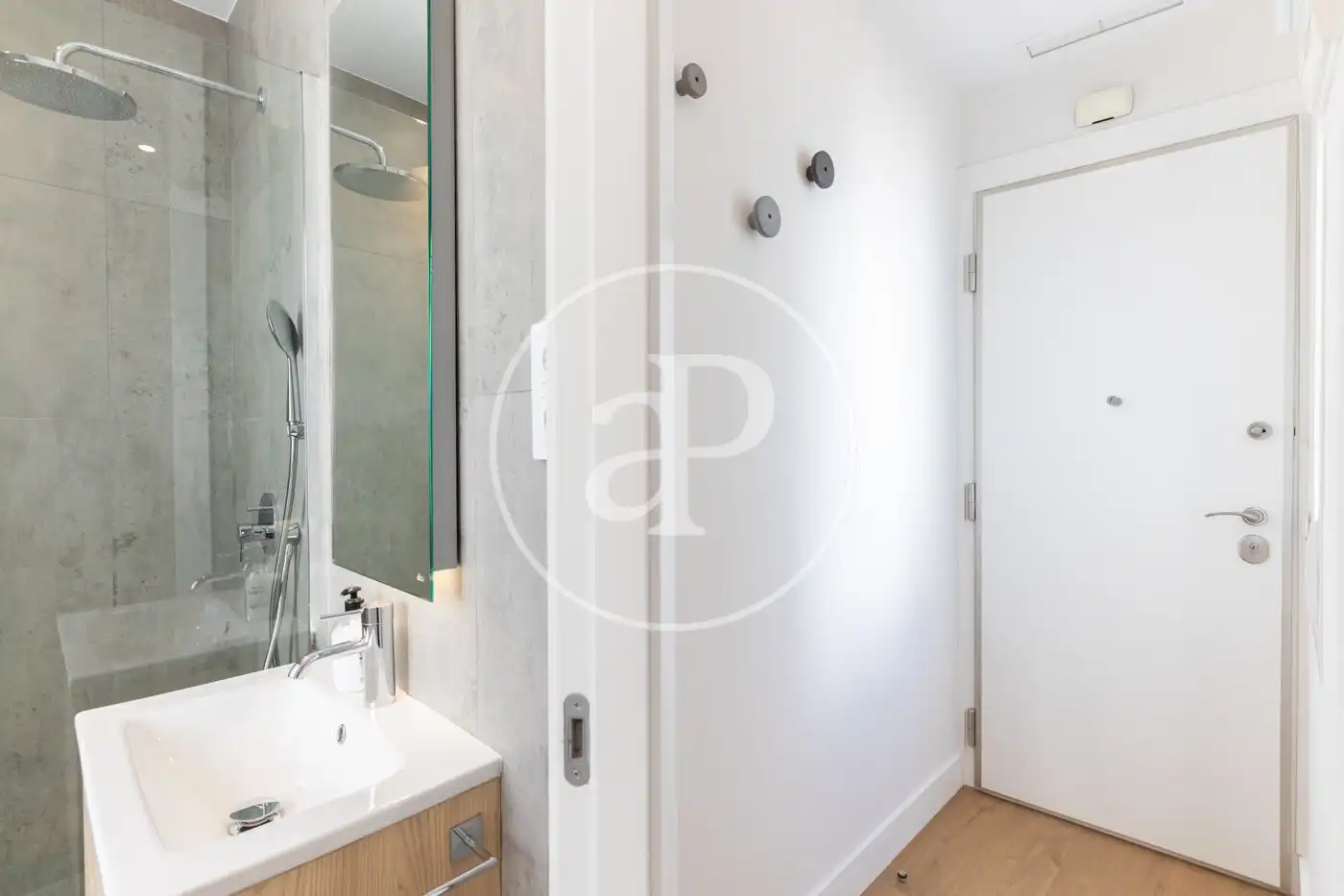 Badezimmer von Dachboden zur Miete in Madrid mit Klimaanlage, Heizung und Terrasse