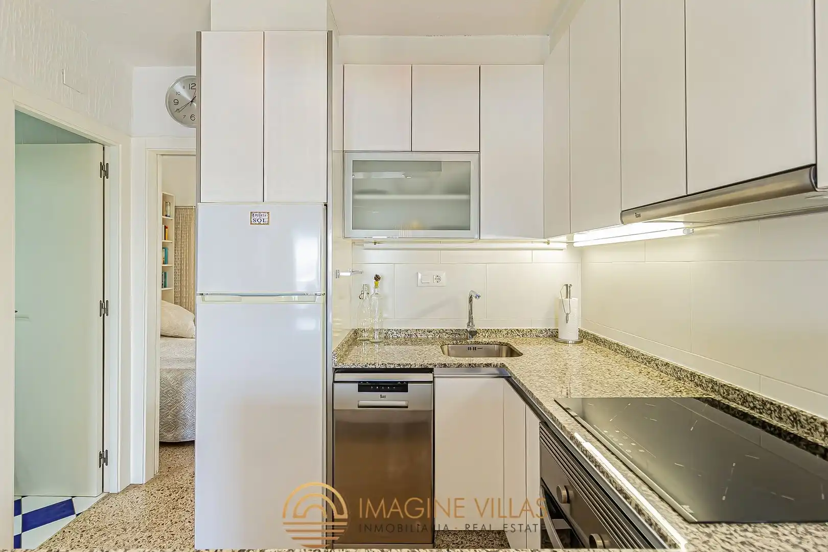 Cocina de Apartamento en venta en La Manga del Mar Menor con Amueblado y Piscina comunitaria