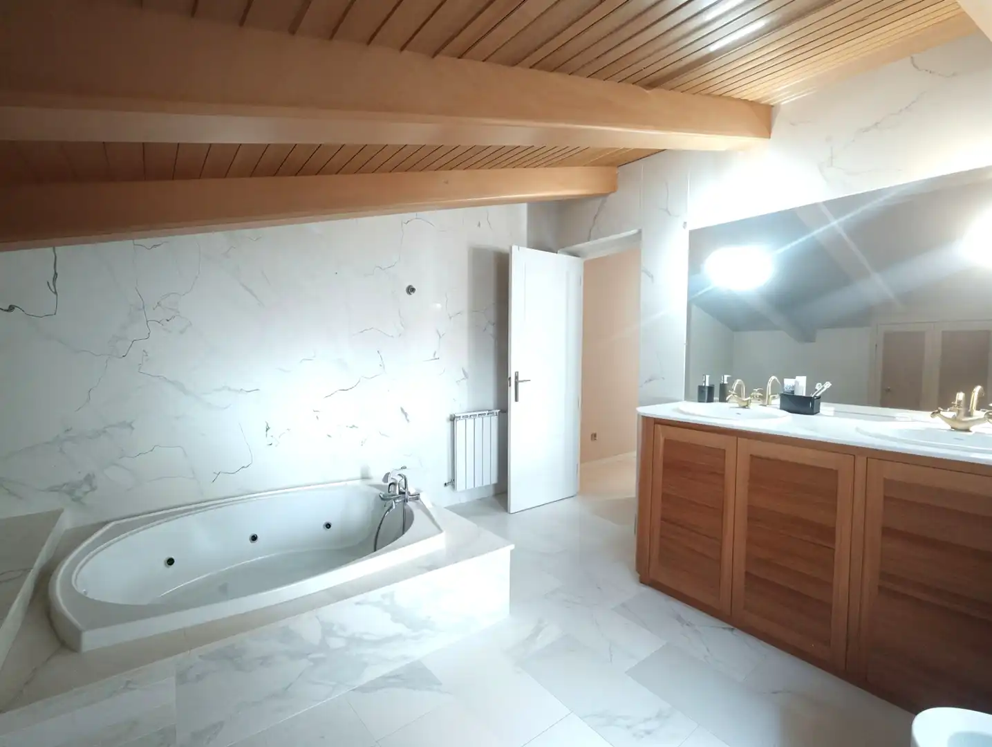 Baño de Casa o chalet de alquiler en Mérida con Aire acondicionado, Calefacción y Trastero
