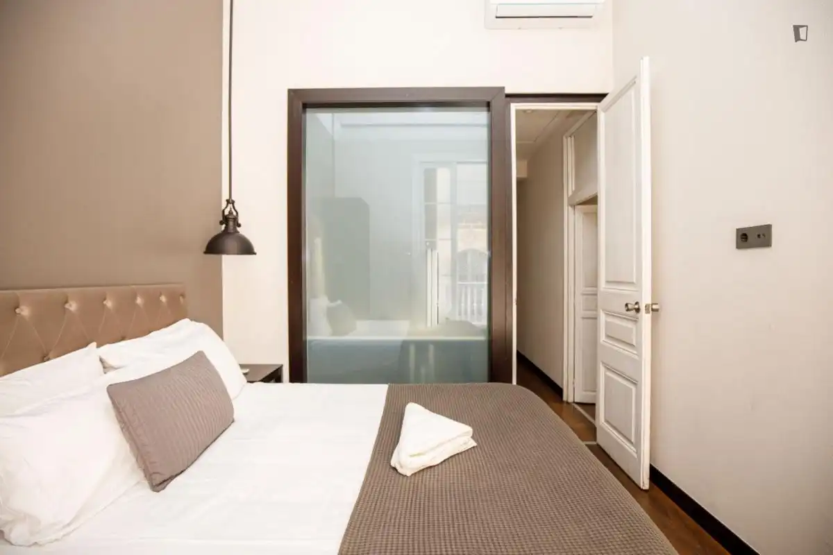 Dormitori de Apartament de lloguer en Barcelona amb Aire condicionat, Calefacció i Moblat