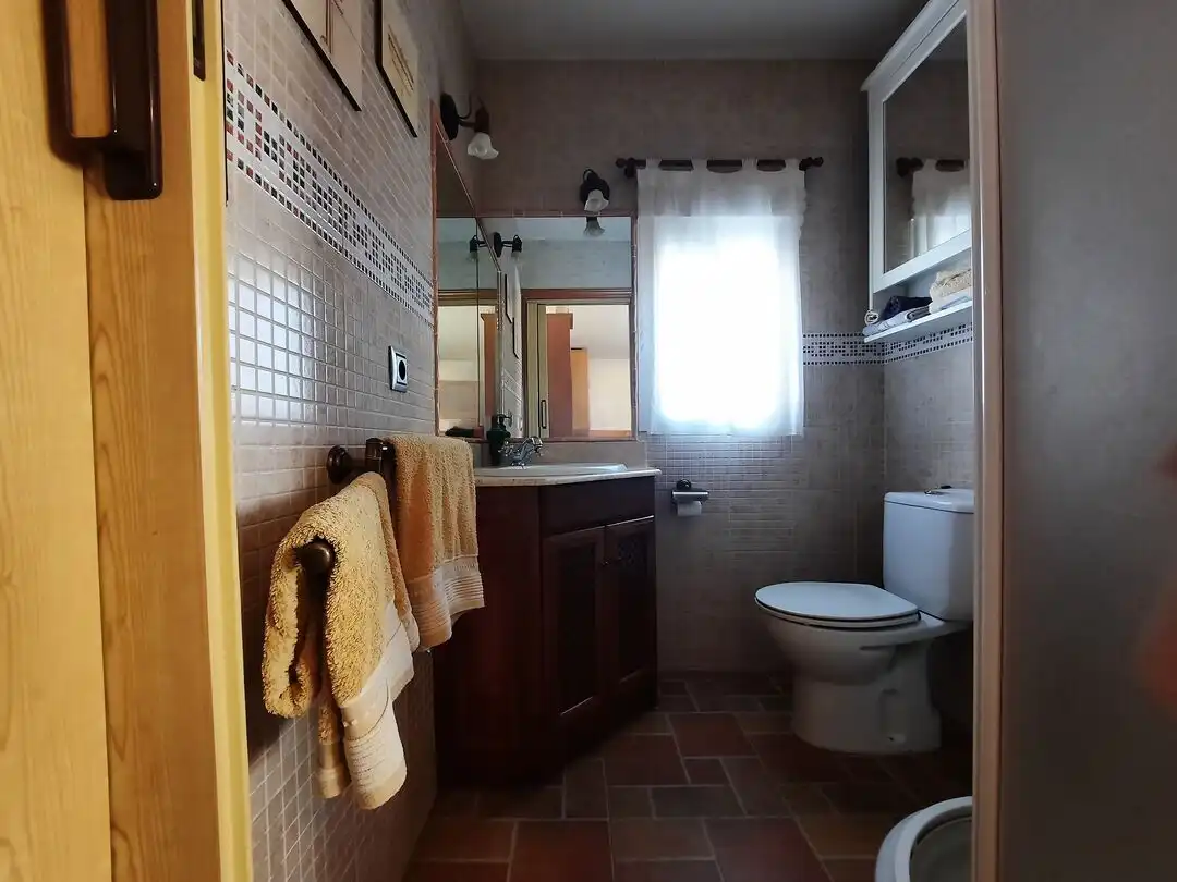 Bany de Casa o xalet en venda en Escalona amb Aire condicionat, Calefacció i Jardí privat