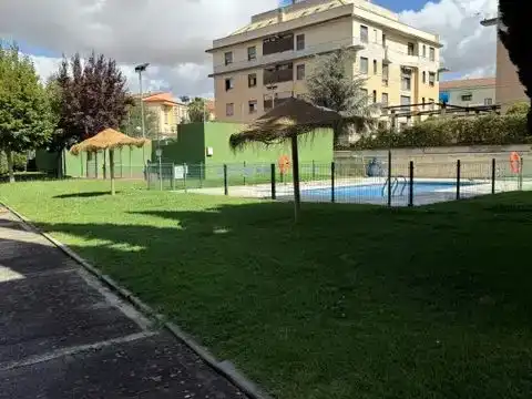 Piscina de Pis en venda en Ciudad Real Capital amb Aire condicionat, Piscina i Balcó