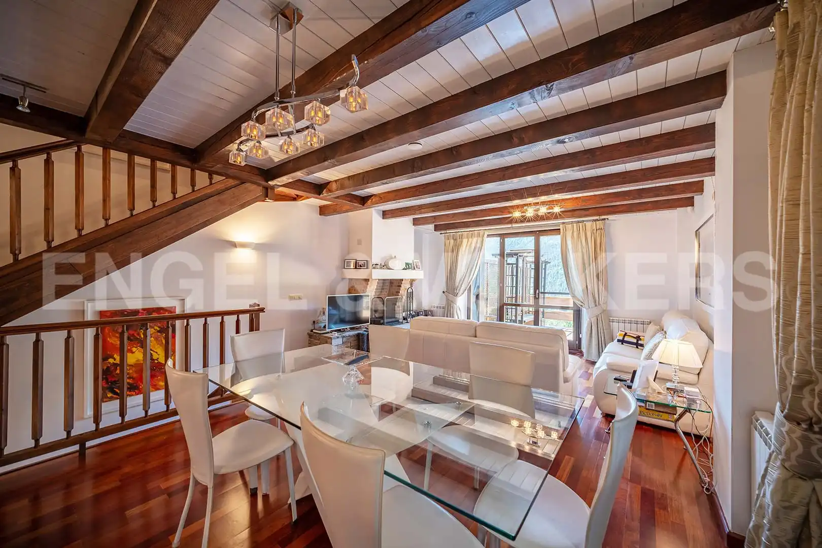 Sala d'estar de Casa adosada en venda en Vielha e Mijaran amb Calefacció, Terrassa i Moblat
