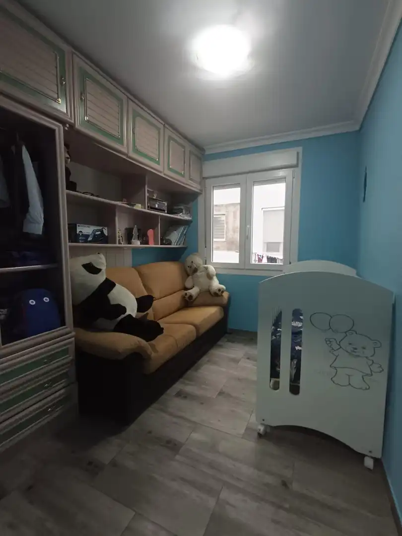 Bedroom of Flat for sale in Sevilla  with Air Conditioner and Furnished