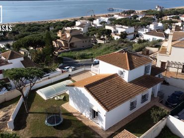 Villa mit Pool zum Verkauf in Mazagón