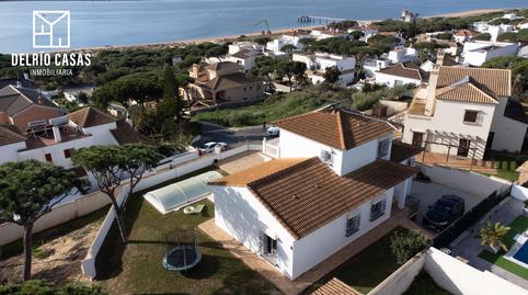EXCLUSIVO CHALET INDEPENDIENTE CON APARTAMENTO AUXILIAR, PISCINA CUBIERTA Y VISTAS AL MAR EN MAZAGÓN