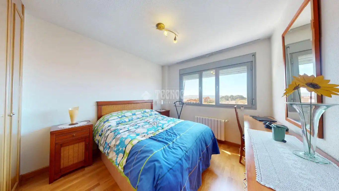 Habitación de Piso en venta en Azuqueca de Henares con Aire acondicionado, Calefacción y Piscina comunitaria