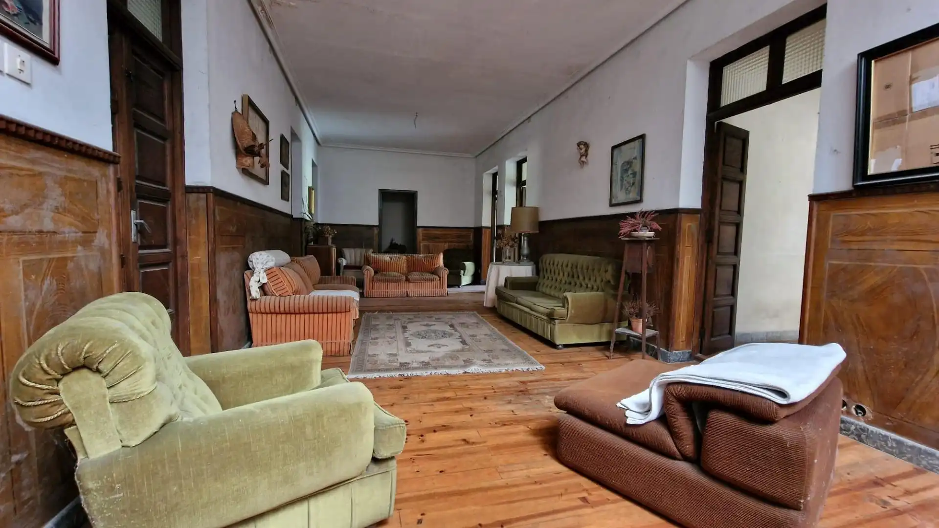 Sala d'estar de Finca rústica en venda en Lena amb Jardí privat, Terrassa i Balcó