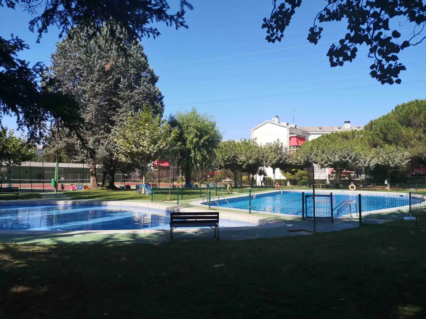 Piscina de Dúplex en venta en Collado Villalba con Calefacción, Terraza y Piscina comunitaria
