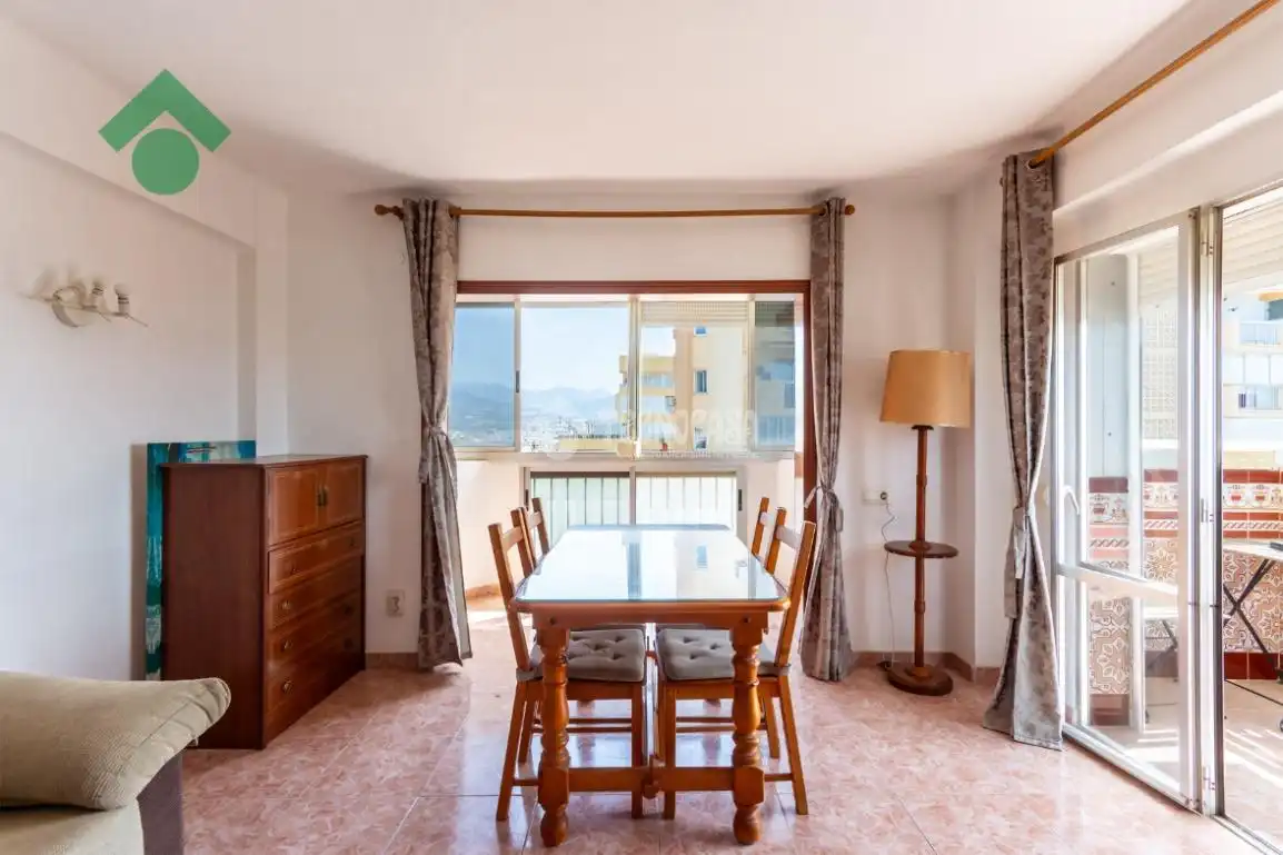 Comedor de Estudio en venta en Vélez-Málaga con Terraza, Amueblado y Piscina comunitaria