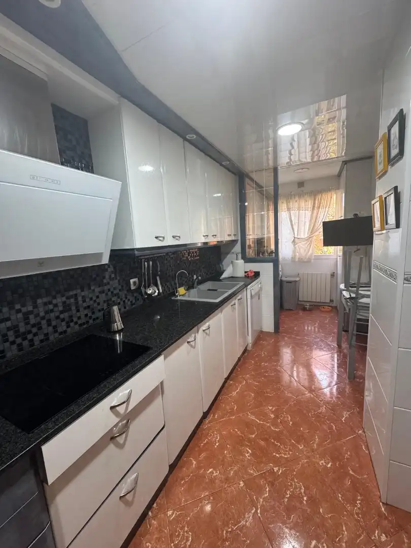 Kitchen of Flat for sale in Salut - Lloreda