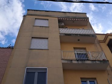 Wohnung mit Balkon zum Verkauf in Carrer del Mig 32
