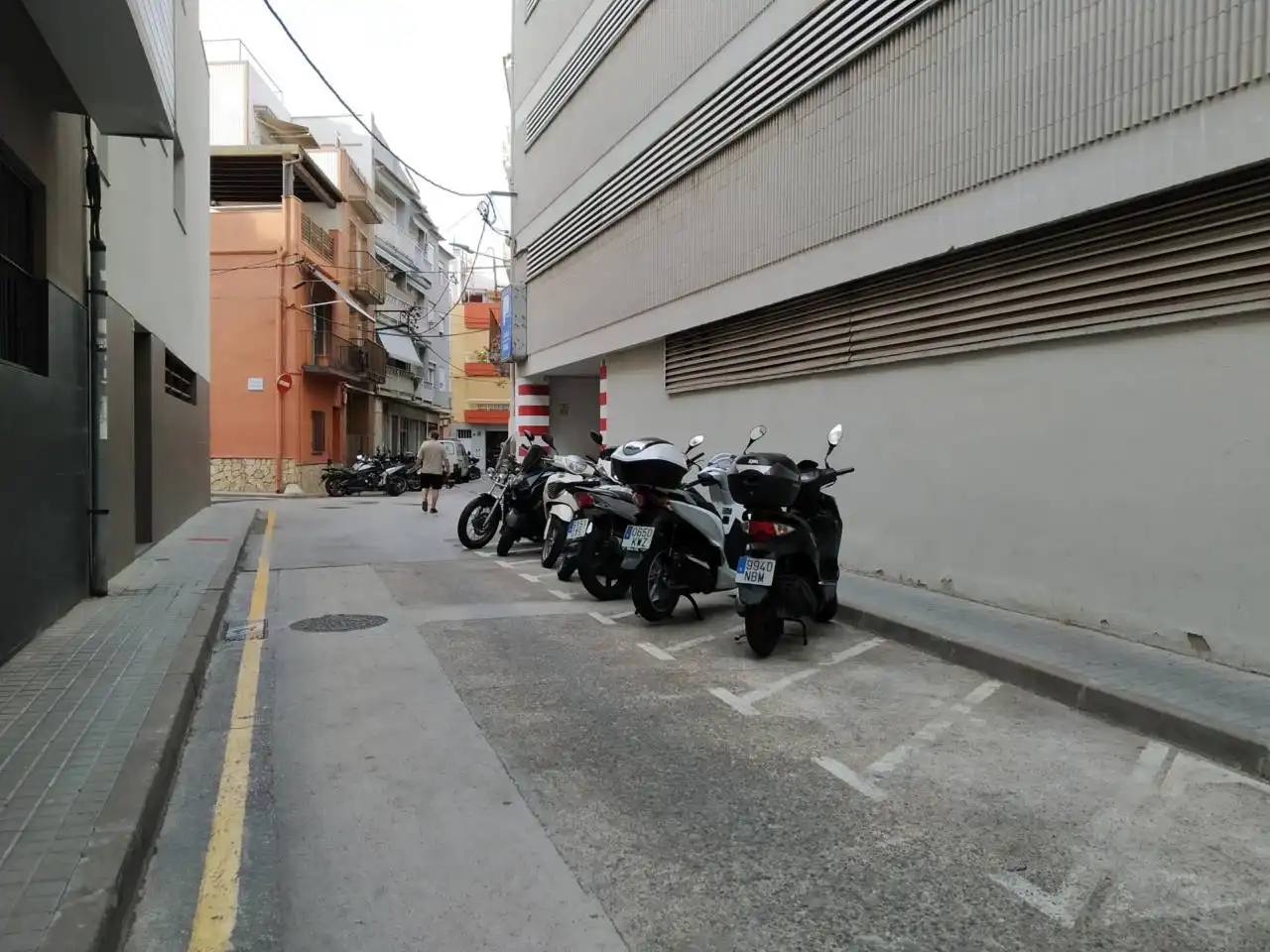 Parkplatz von Garage zum Verkauf in Centre
