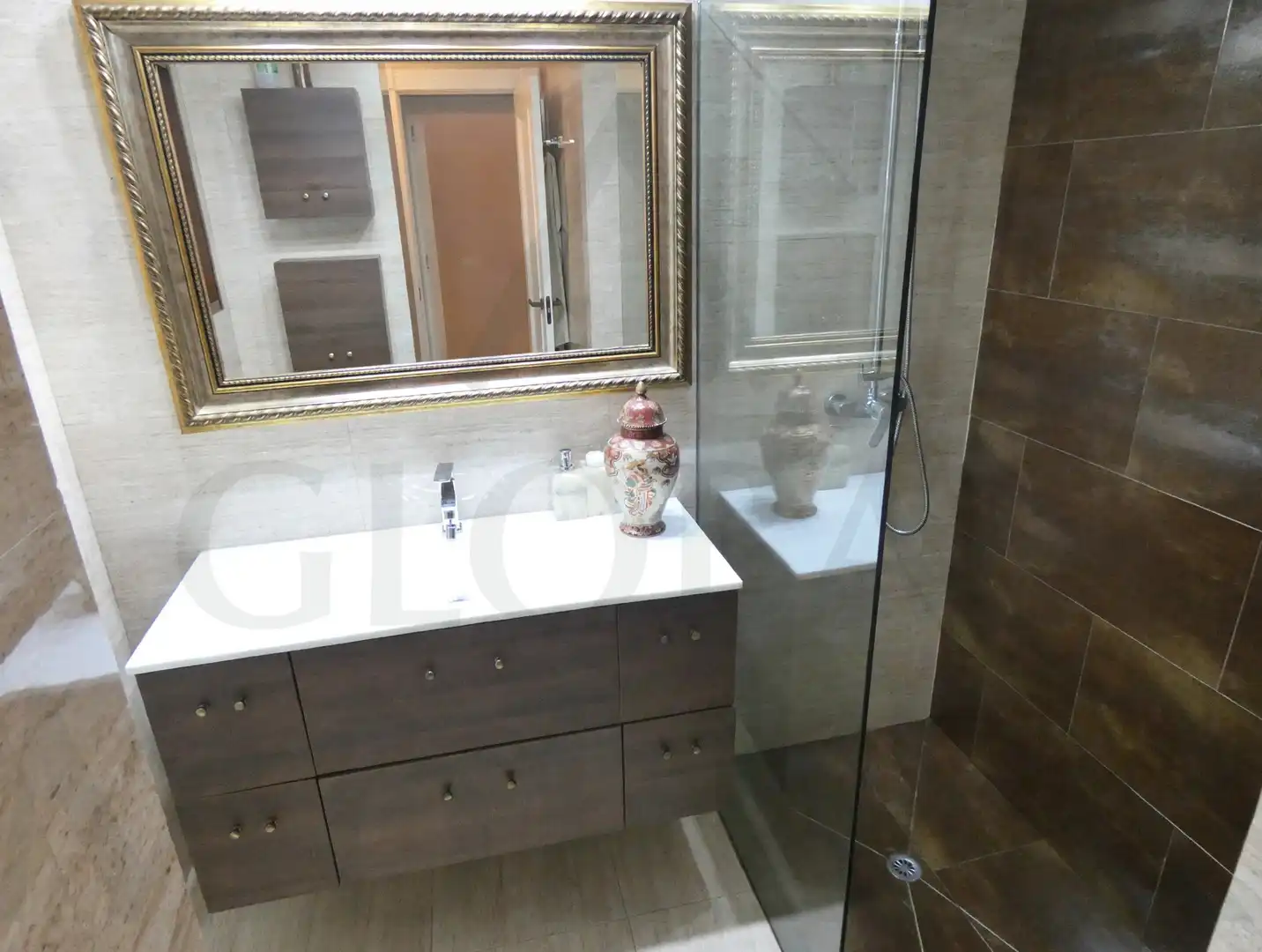 Baño de Piso en venta en Cartagena con Aire acondicionado, Calefacción y Amueblado