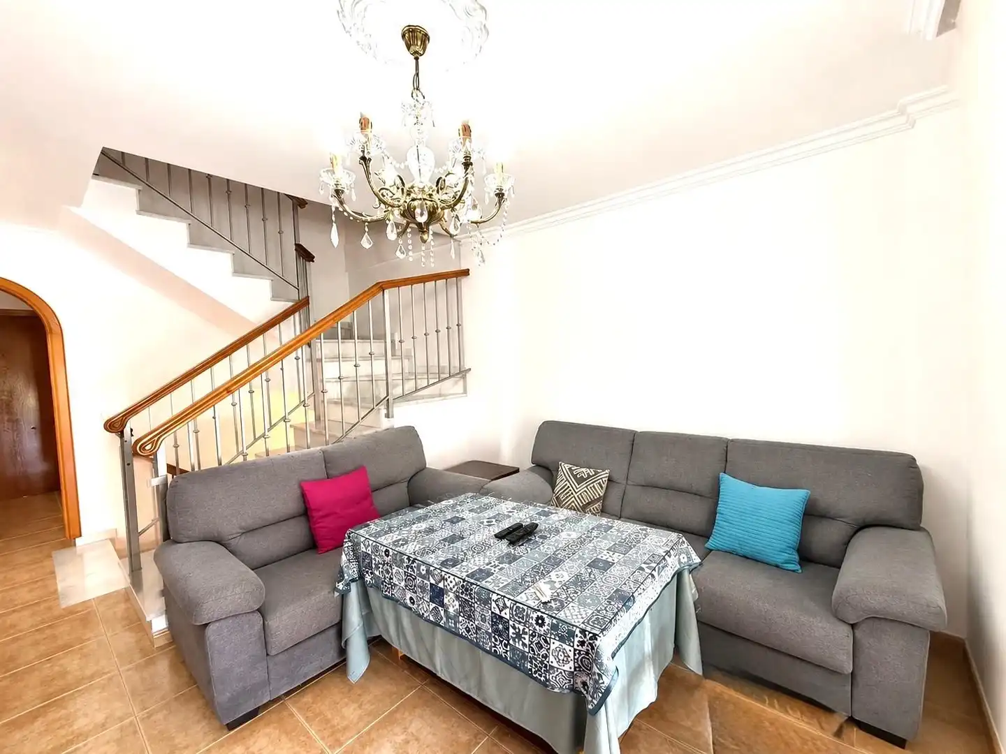 Sala de estar de Casa adosada en venta en Frigiliana con Aire acondicionado, Jardín privado y Trastero