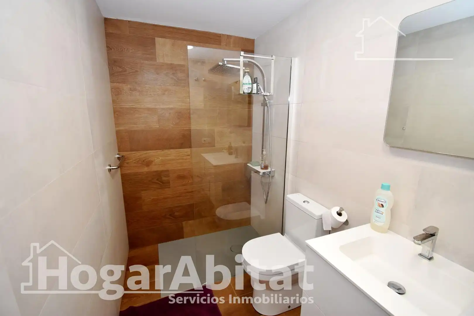 Badezimmer von Dachboden zum Verkauf in Burriana / Borriana mit Klimaanlage, Heizung und Terrasse