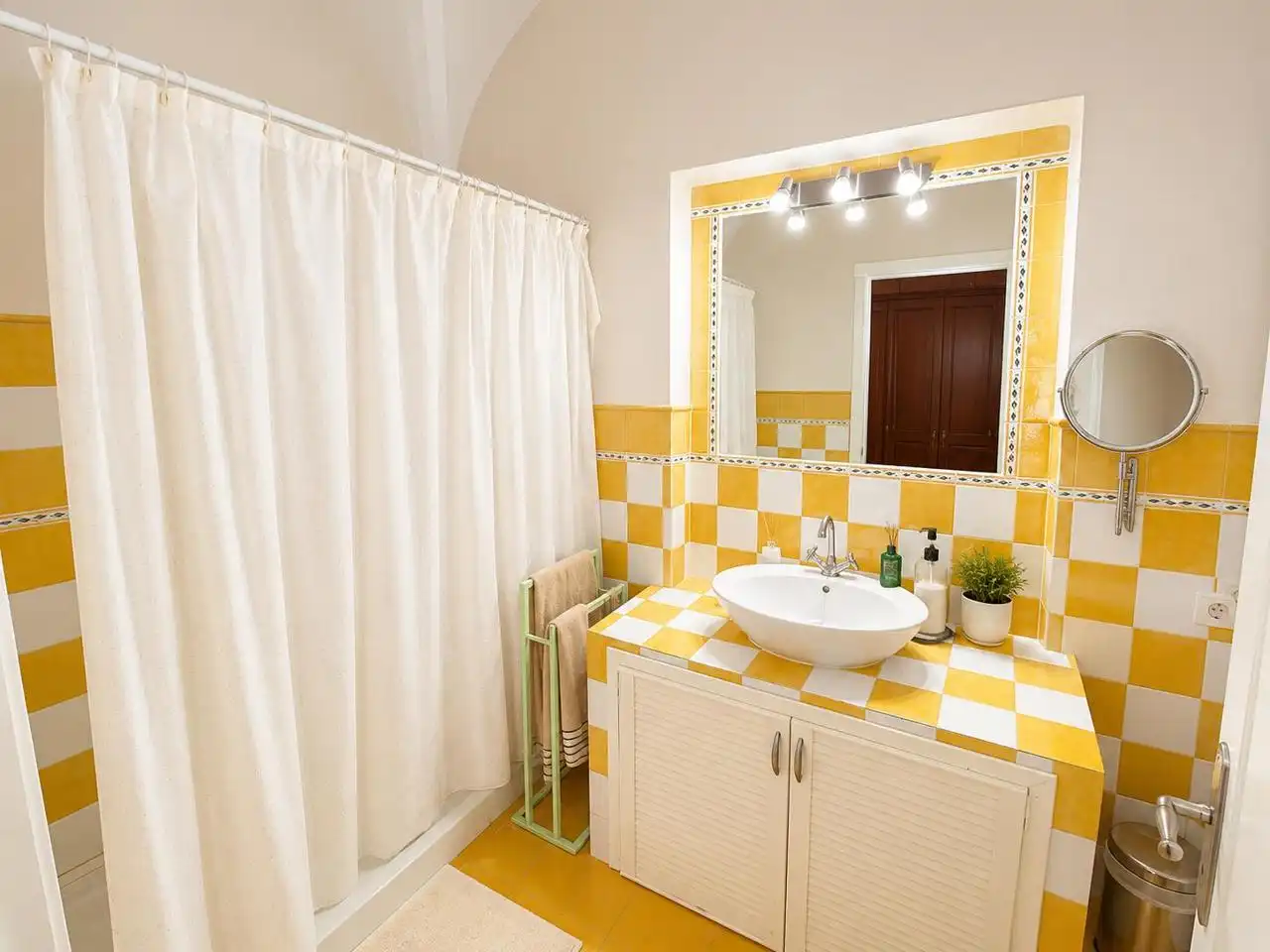Badezimmer von Haus oder Chalet zum Verkauf in Villagonzalo mit Privatgarten, Terrasse und Schwimmbad