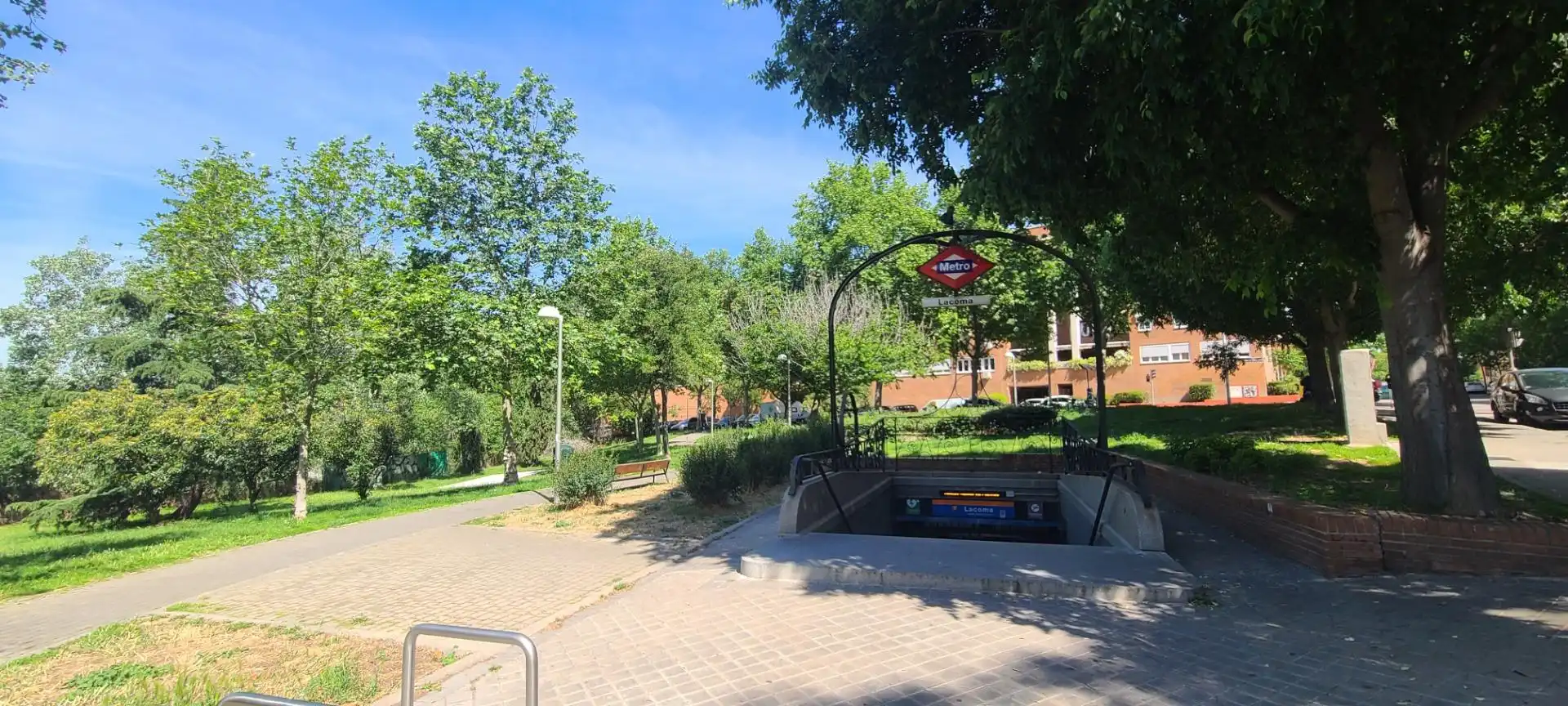 Vista exterior de Piso en venta en Madrid con Calefacción y Parquet