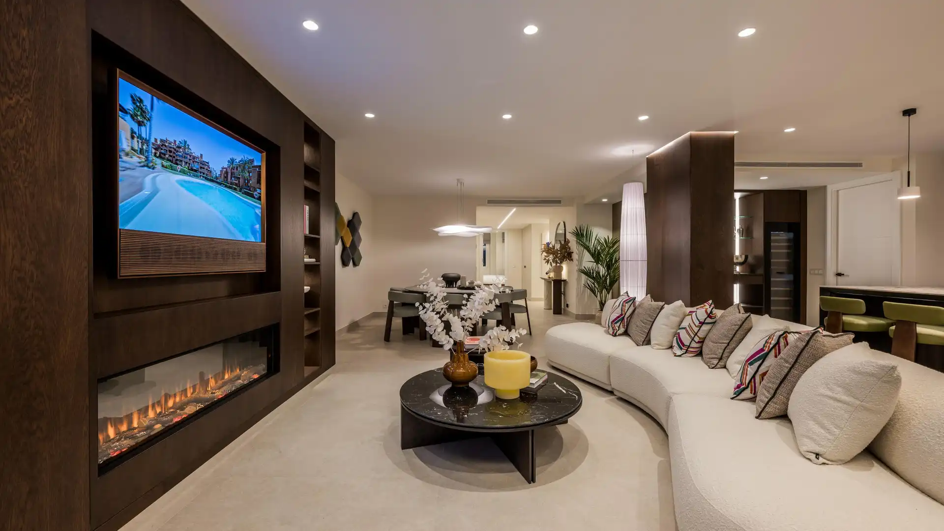 Living room of Apartments for sale in Marbella  with Air Conditioner, Heating and Alarm