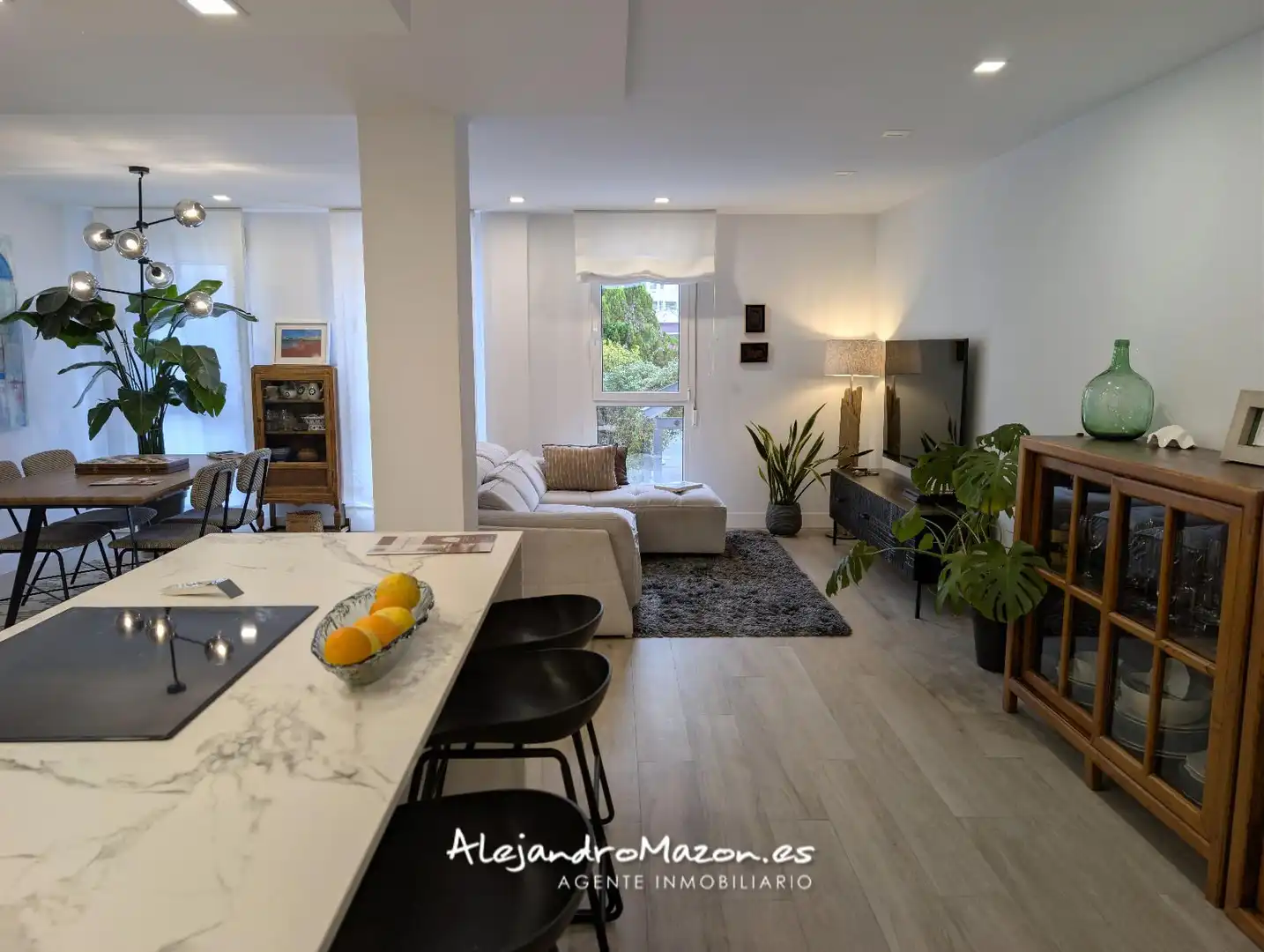 Living room of Flat for sale in Castro-Urdiales  with Heating, Swimming Pool and Community pool