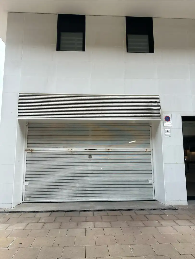 Vista exterior de Garatge de lloguer en Mataró