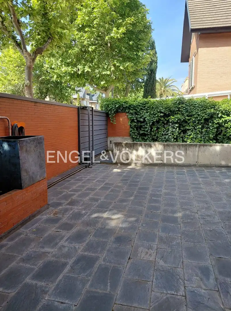 Terraza de Casa o chalet en venta en Pozuelo de Alarcón con Aire acondicionado, Calefacción y Jardín privado