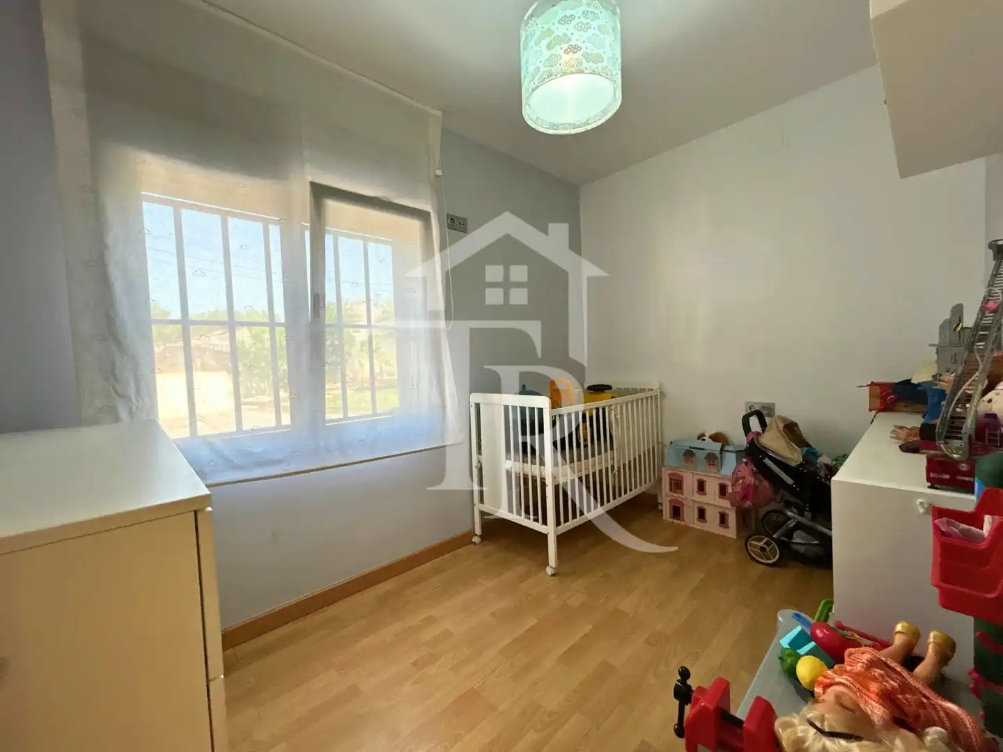 Dormitori de Casa o xalet en venda en Cabra del Camp amb Aire condicionat, Parquet i Piscina