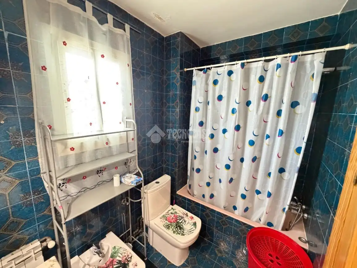 Badezimmer von Wohnung zum Verkauf in Torrejón de Ardoz mit Heizung und Parkett