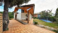 Vista exterior de Casa o xalet en venda en L'Ametlla del Vallès amb Aire condicionat, Piscina i Balcó