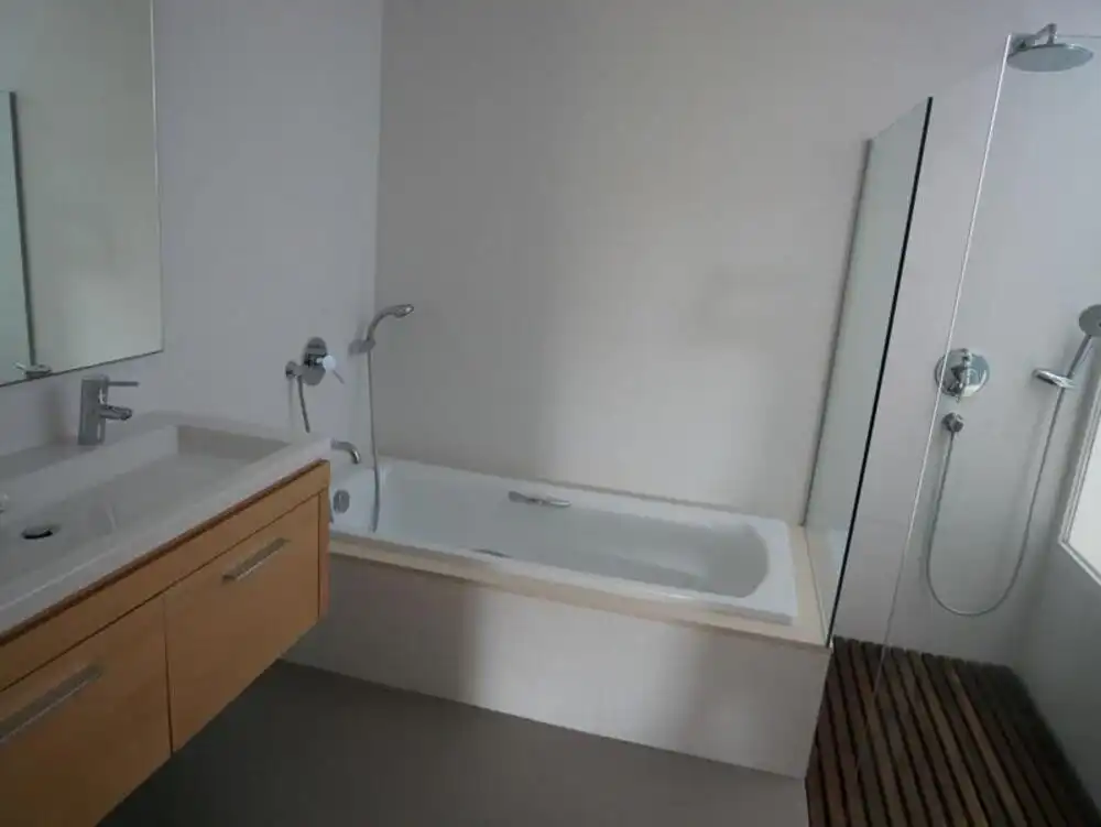 Baño de Casa o chalet de alquiler en Marbella con Aire acondicionado, Calefacción y Jardín privado