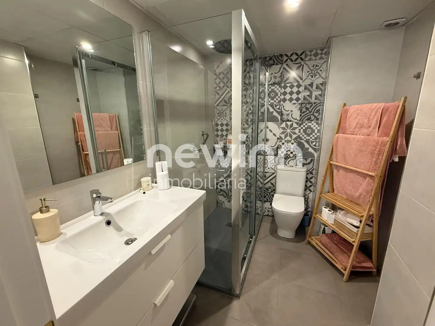 Badezimmer von Wohnung zum Verkauf in Córdoba mit Klimaanlage und Heizung