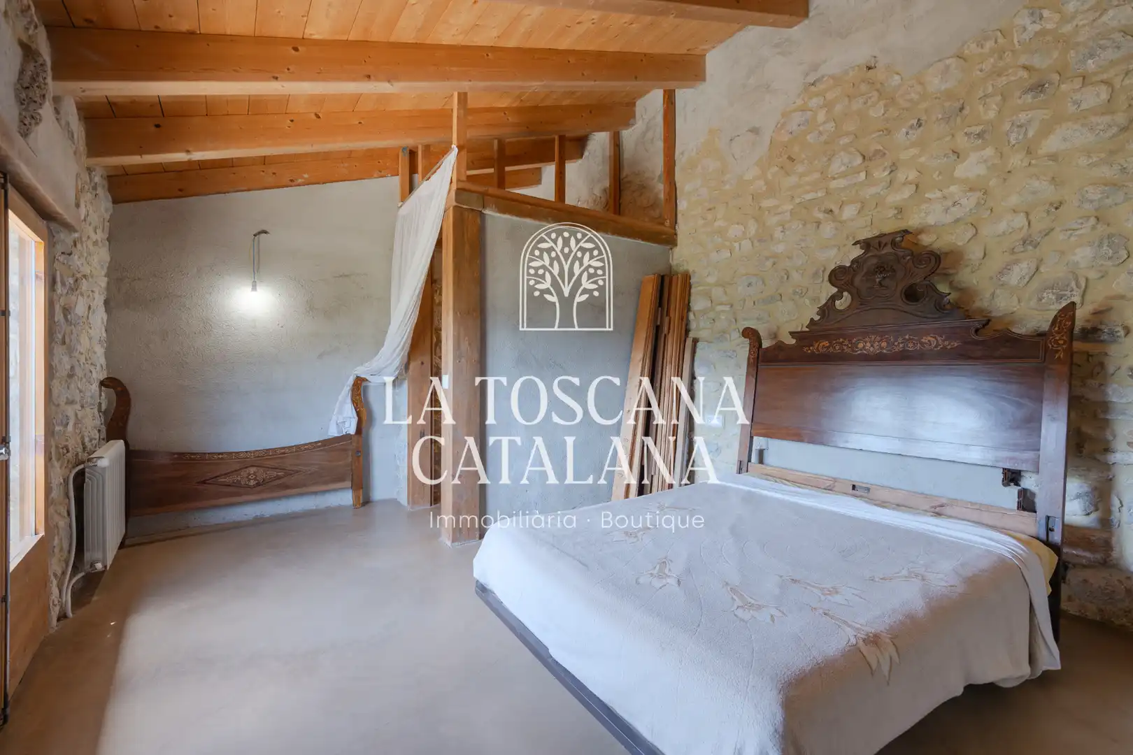 Habitación de Finca rústica en venta en Sales de Llierca con Aire acondicionado, Calefacción y Jardín privado