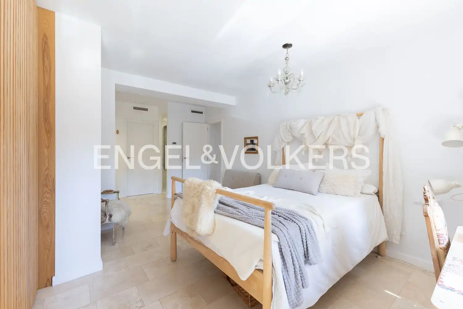 Bedroom of Flat for rent in Valencia  with Air Conditioner, Heating and Terrace
