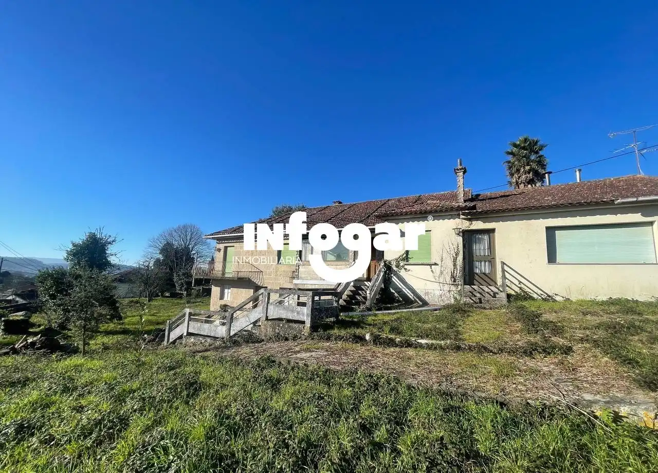 Casa con terraza en venta en O Rosal, imagen 2