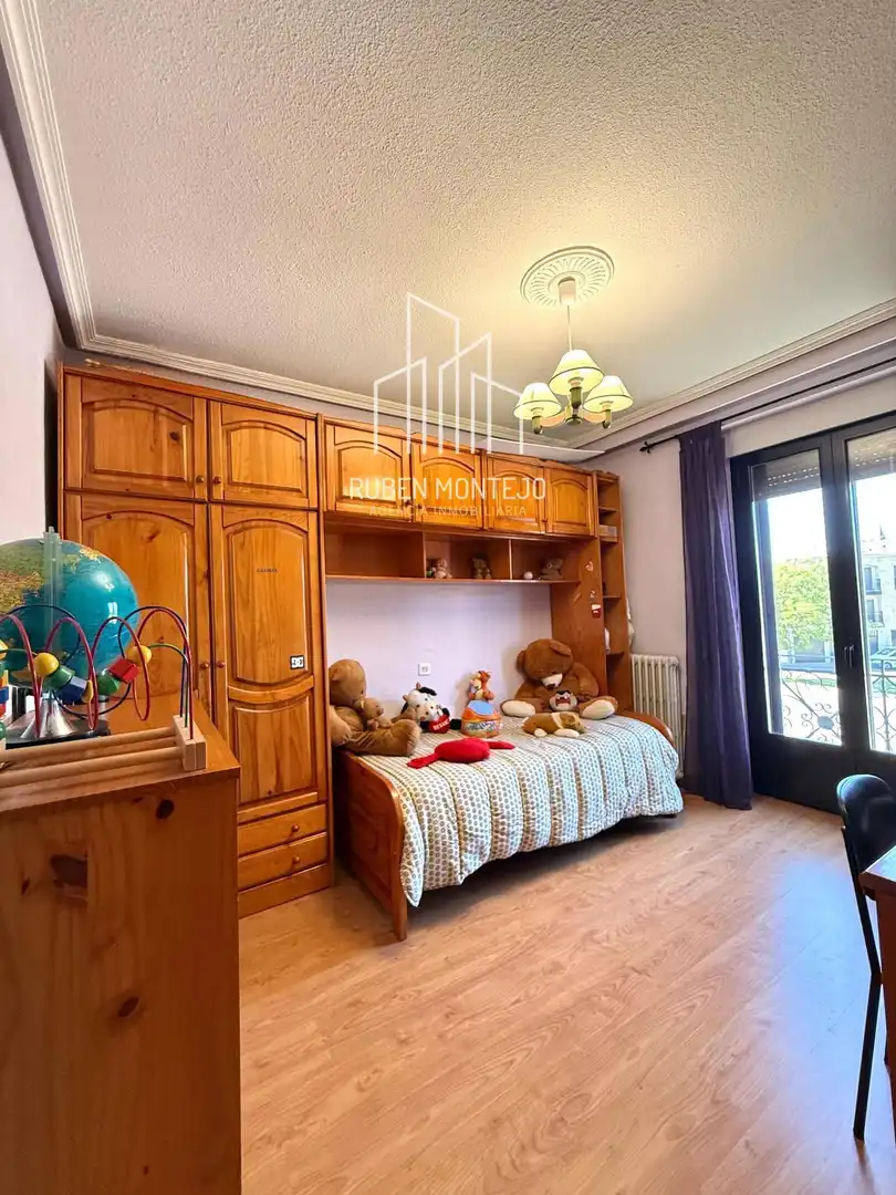 Schlafzimmer von Einfamilien-Reihenhaus zur Miete in Salamanca mit Heizung, Terrasse und Abstellraum