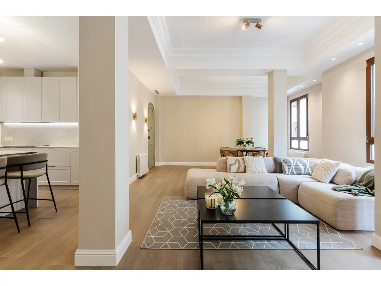 Living room of Flat for sale in Valencia  with Air Conditioner, Heating and Parquet flooring