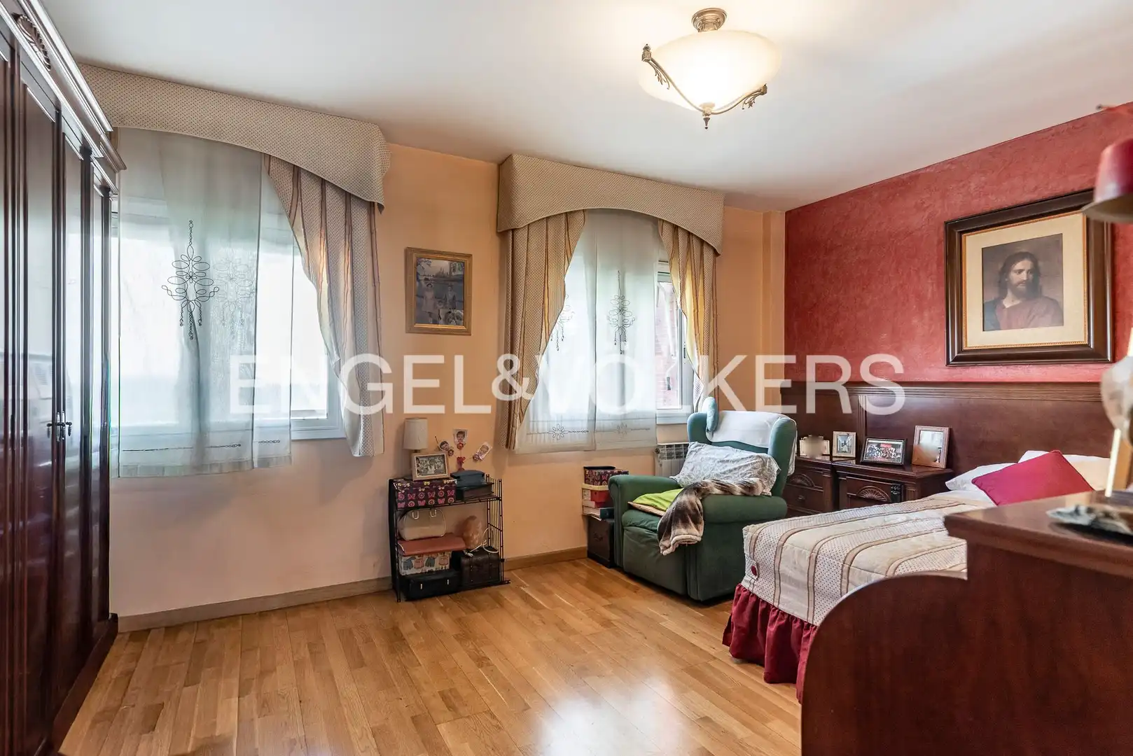Habitación de Ático en venta en Sant Joan Despí con Aire acondicionado, Calefacción y Parquet