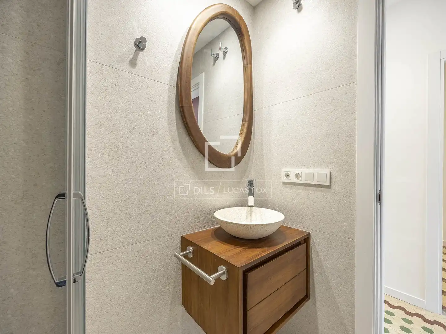 Baño de Piso en venta en Valencia con Aire acondicionado, Terraza y Amueblado