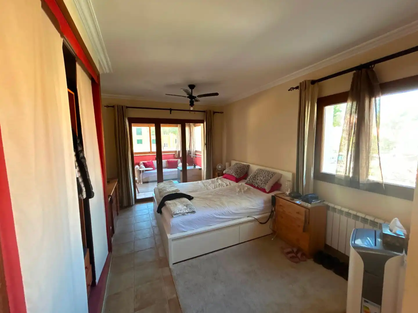 Schlafzimmer von Geschaftsraum zum Verkauf in Calvià mit Klimaanlage, Terrasse und Möbliert