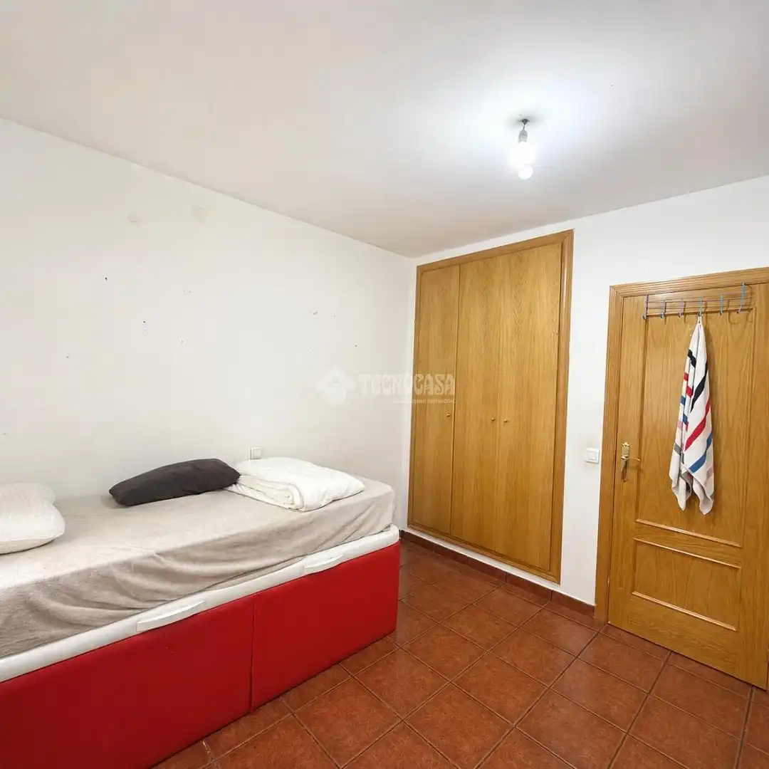 Schlafzimmer von Wohnung zur Miete in Ciempozuelos mit Balkon