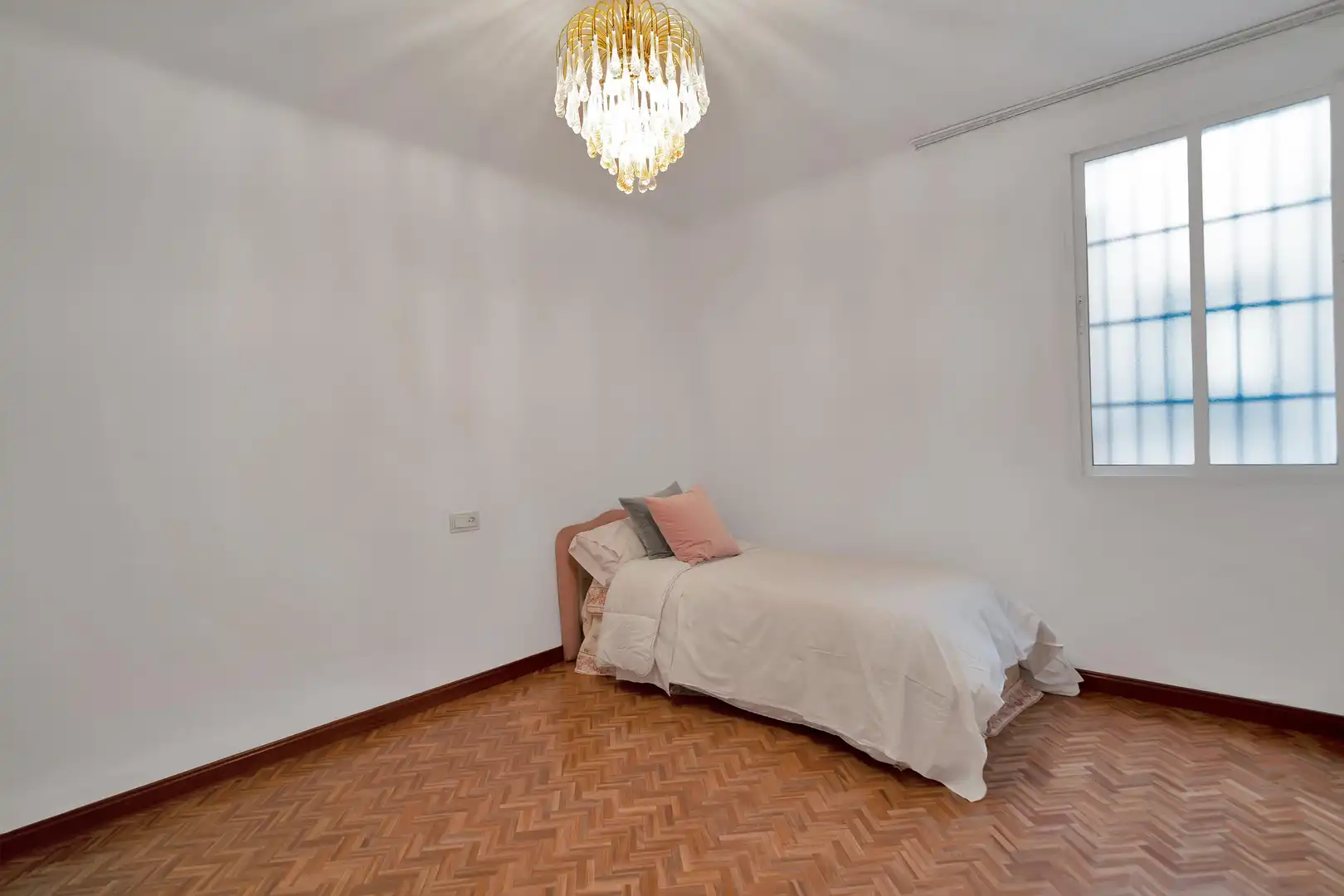 Bedroom of Apartments for sale in Marbella  with Parquet flooring and Balcony
