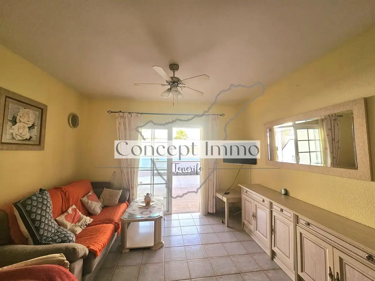 Sala de estar de Planta baja en venta en Arona con Terraza, Trastero y Alarma