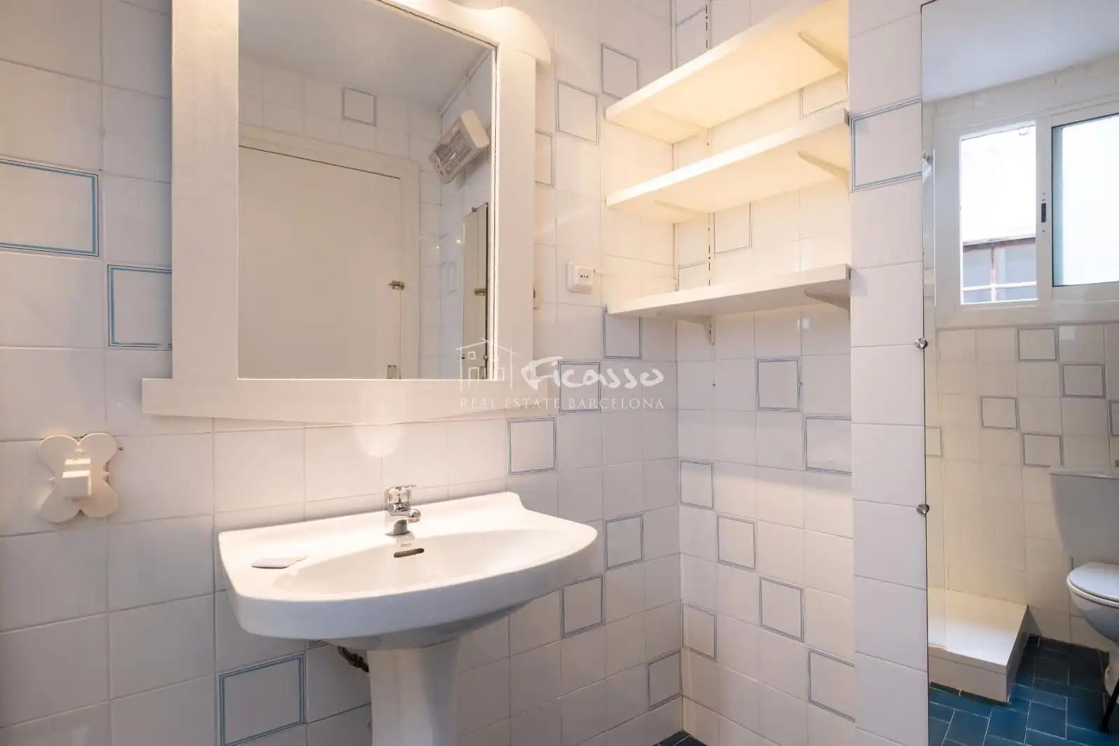Baño de Piso de alquiler en Barcelona con Aire acondicionado, Calefacción y Parquet