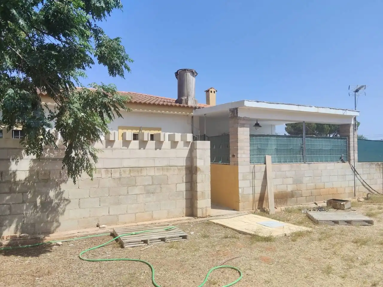 Vista exterior de Casa o chalet de alquiler en Carmona con Aire acondicionado, Calefacción y Jardín privado