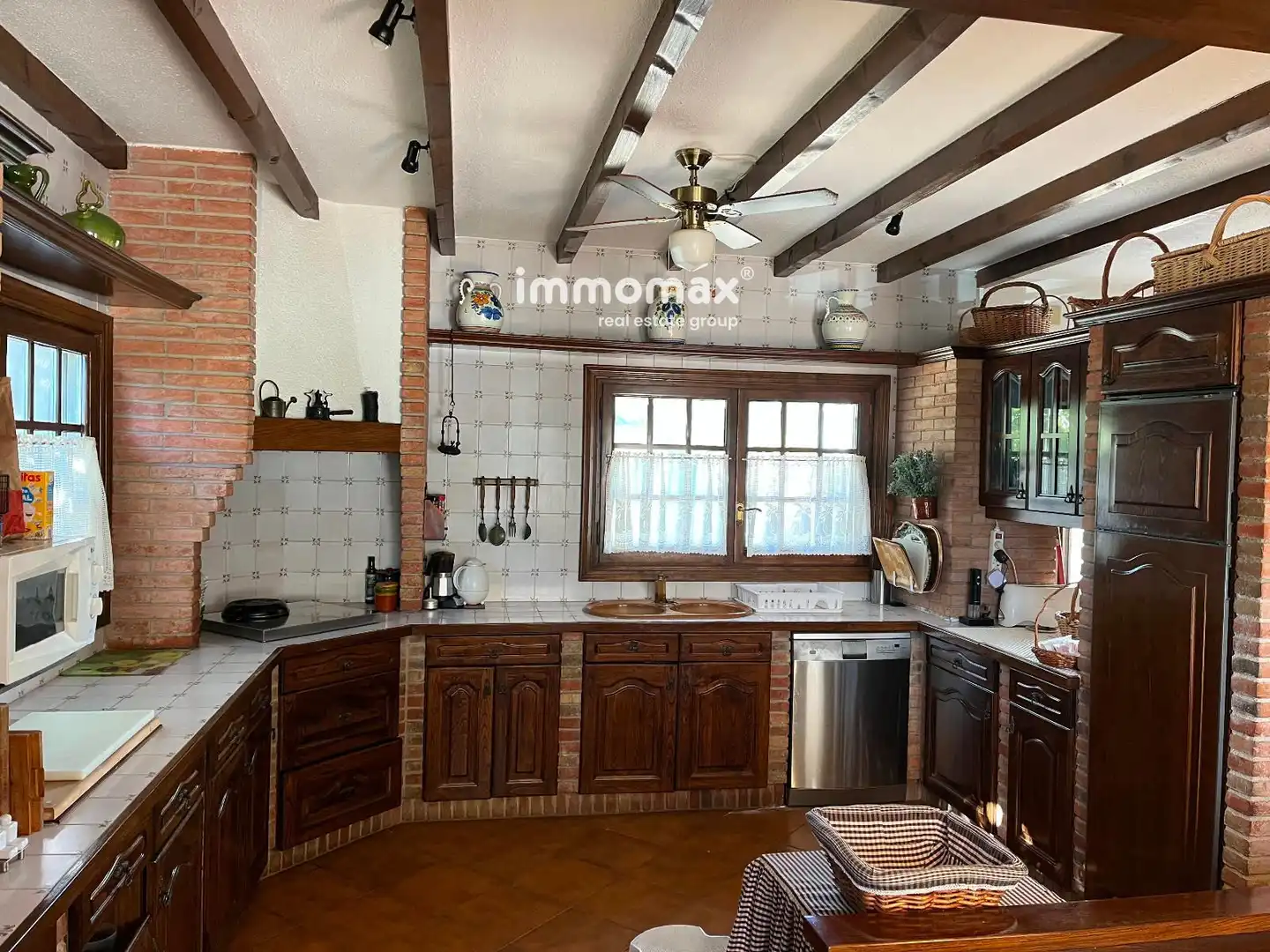Cuina de Casa o xalet en venda en Santa Eulàlia de Ronçana amb Calefacció, Jardí privat i Terrassa